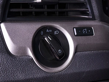 Volkswagen Passat, 2021г., передний привод, робот