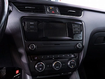 Skoda Octavia, 2015г., передний привод, робот
