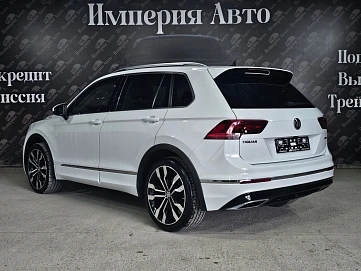 Volkswagen Tiguan, 2018г., полный привод, робот