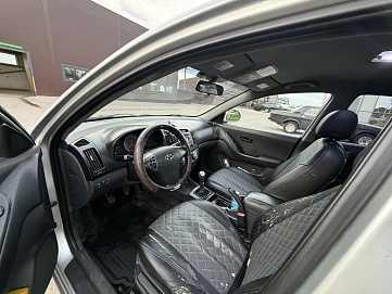 Hyundai Elantra, 2008г., передний привод, механика