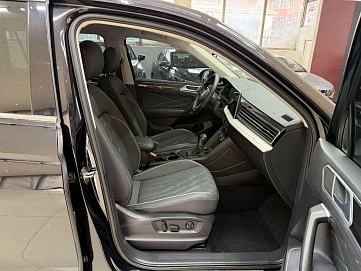 Volkswagen Tiguan, 2022г., передний привод, робот