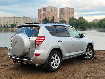 Toyota RAV4, 2011г, полный привод, вариатор