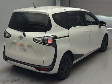 Toyota Sienta, 2022г, передний привод, вариатор