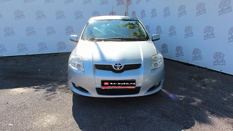 Toyota Auris, 2008г., передний привод, механика