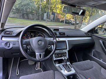 Volkswagen Passat, 2010г., передний привод, робот