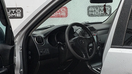 Suzuki Grand Vitara, 2008г., передний привод, механика