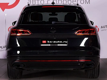 Volkswagen Touareg, 2018г., полный привод, автомат