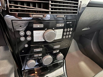 Opel Astra, 2007г., передний привод, механика