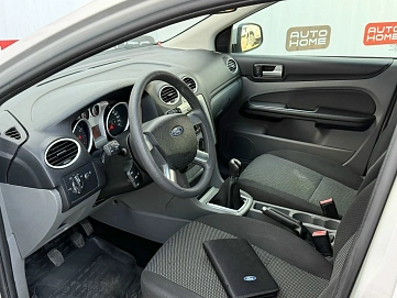 Ford Focus, 2010г., передний привод, механика