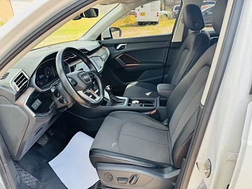 Audi Q3, 2021г, передний привод, робот