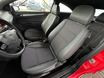 Opel Astra, 2009г., передний привод, автомат