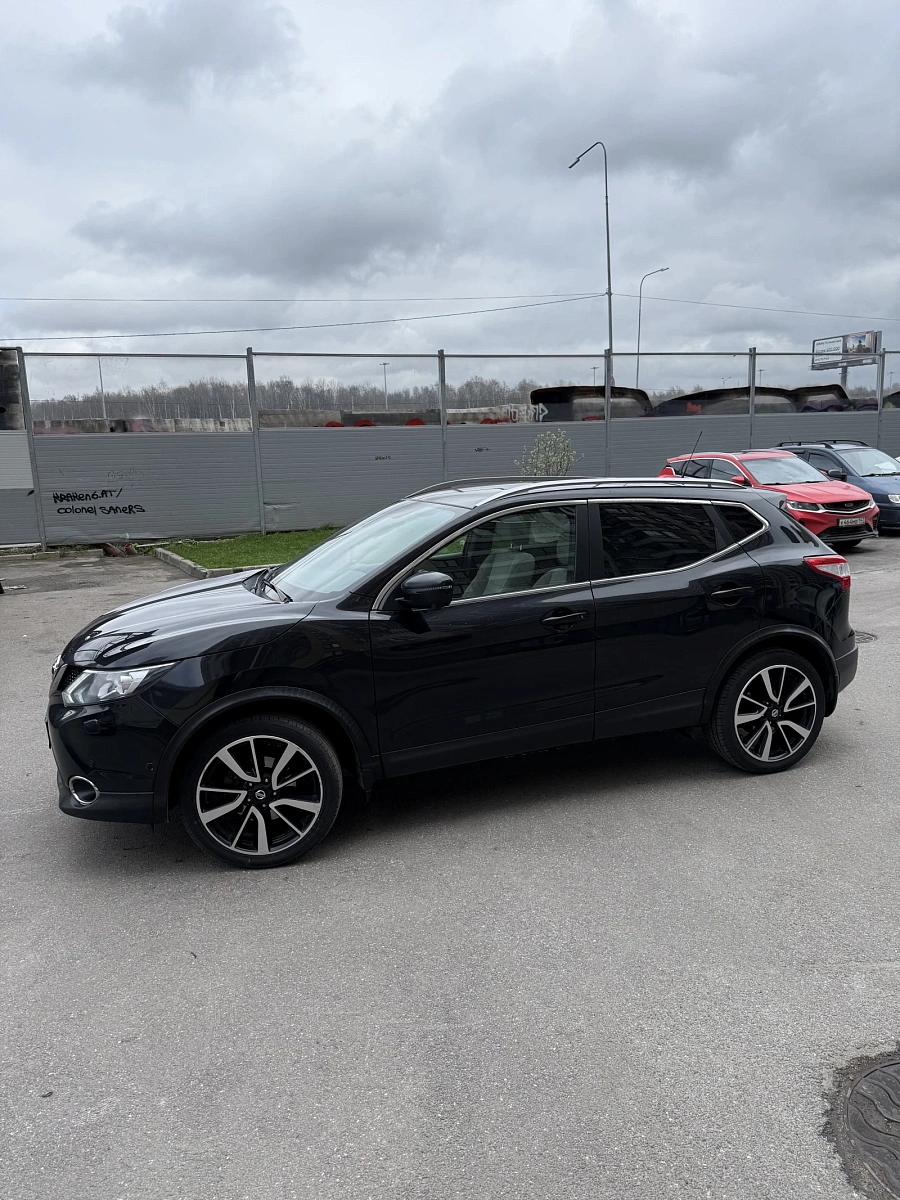 Nissan Qashqai, 2015г., полный привод, вариатор
