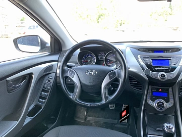 Hyundai Elantra, 2012г., передний привод, механика