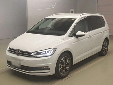 Volkswagen Touran, 2022г, передний привод, робот