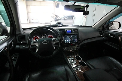 Toyota Highlander, 2011г., полный привод, автомат