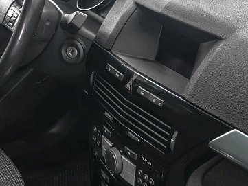 Opel Astra, 2011г., передний привод, робот