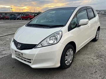 Honda Fit, 2012г., передний привод, вариатор