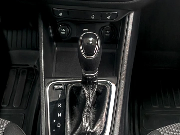 Hyundai Solaris, 2021г., передний привод, автомат