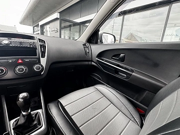 Kia Ceed, 2010г., передний привод, механика