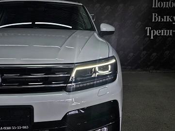 Volkswagen Tiguan, 2018г., полный привод, робот