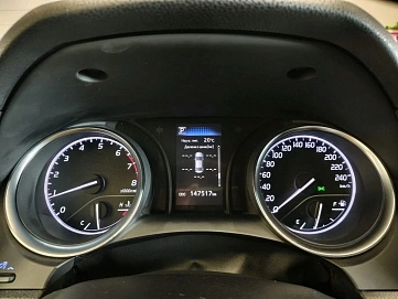 Toyota Camry, 2019г., передний привод, автомат