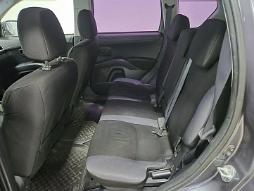 Mitsubishi Outlander, 2010г., передний привод, вариатор