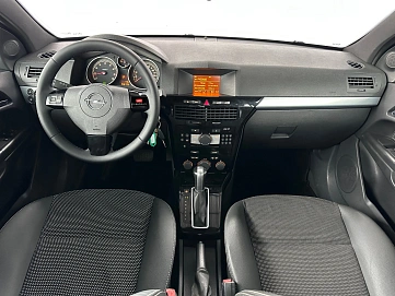 Opel Astra, 2009г., передний привод, автомат