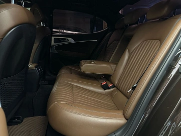 Genesis G70, 2019г., полный привод, автомат