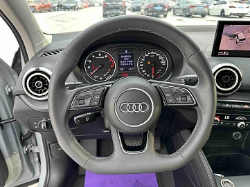 Audi Q2, 2023г., передний привод, робот