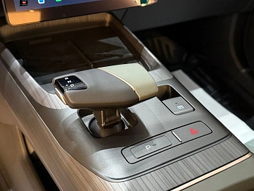 Changan Lamore, 2024г., передний привод, робот