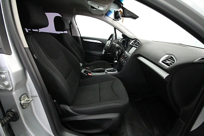 Citroen C4, 2015г., передний привод, автомат