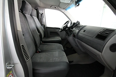 Volkswagen Caravelle, 2006г., передний привод, механика