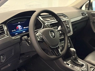 Volkswagen Tiguan, 2017г., полный привод, робот