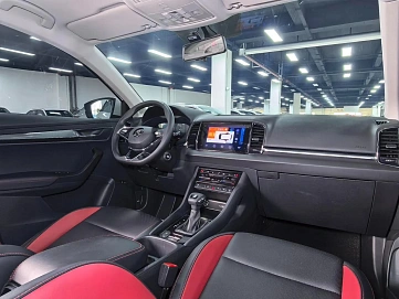 Skoda Karoq, 2022г., передний привод, автомат
