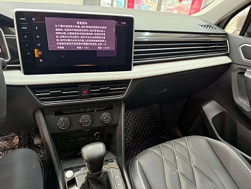 Volkswagen Tiguan, 2022г., передний привод, робот
