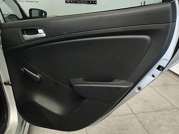 Hyundai Solaris, 2011г., передний привод, механика
