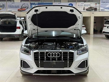 Audi Q2, 2022г., передний привод, робот