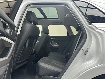 Audi Q3, 2023г., передний привод, робот