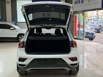 Volkswagen T-Roc, 2021г., полный привод, робот