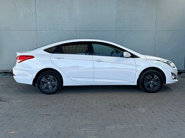 Hyundai i40, 2013г., передний привод, автомат
