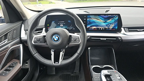 BMW iX1, 2025г., передний привод, автомат