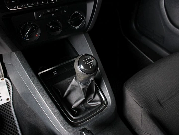 Volkswagen Jetta, 2015г., передний привод, механика