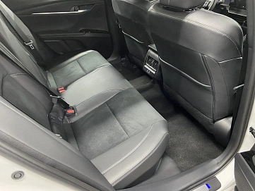 Toyota Camry, 2025г., передний привод, вариатор