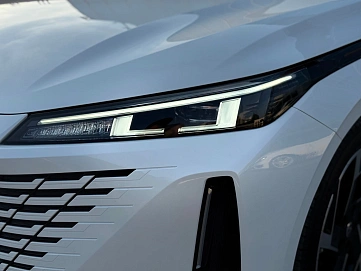 Changan Lamore, 2024г., передний привод, робот