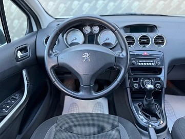 Peugeot 408, 2013г., передний привод, механика