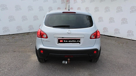 Nissan Qashqai, 2008г., передний привод, механика
