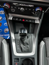 Audi Q3, 2023г., передний привод, робот