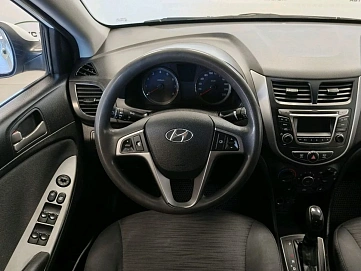 Hyundai Solaris, 2015г., передний привод, автомат