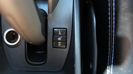 Toyota Auris, 2008г., передний привод, механика
