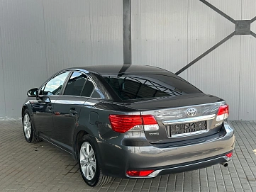 Toyota Avensis, 2012г., передний привод, вариатор